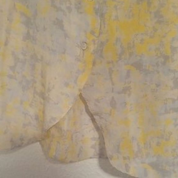 CAbi Silk Whisper Soft Rounded Back Hem with Mother of Pearl Buttons Tank SZ S - Picture 6 of 8